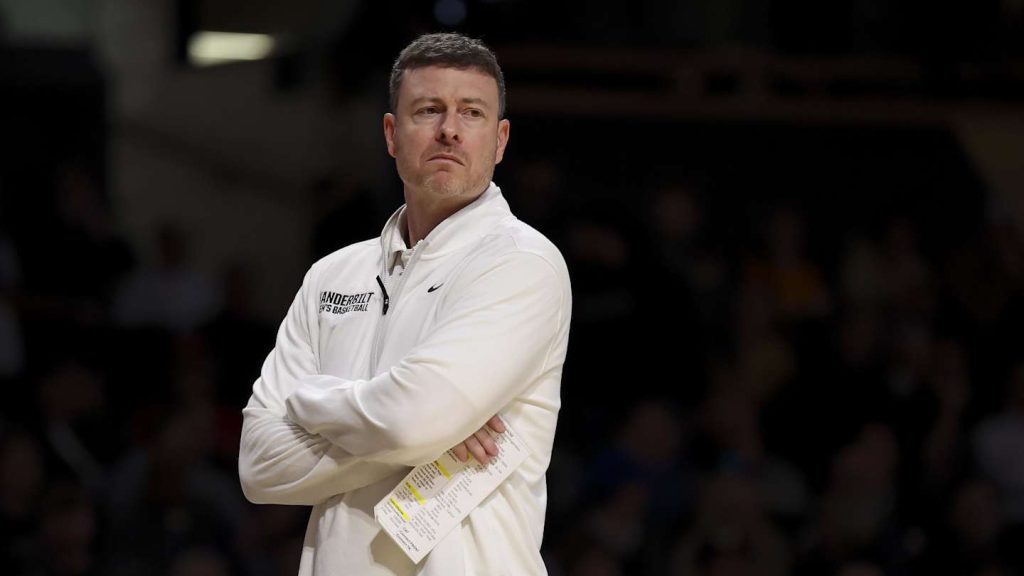 Mark Byington Among List of Coaches to be Named on Award Watch List – Sports Illustrated