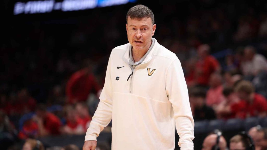 Mark Byington lands long-term contract extension in huge Vanderbilt move – ClutchPoints