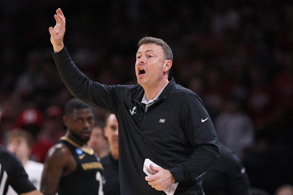 Vanderbilt extends contract of men’s basketball coach Mark Byington – timesfreepress.com