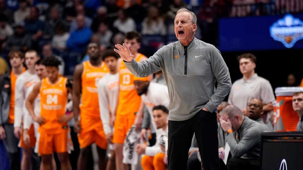 Vanderbilt rips Tennessee’s heart out in SEC Tournament grudge match after puzzling coaching decisions – All for Tennessee