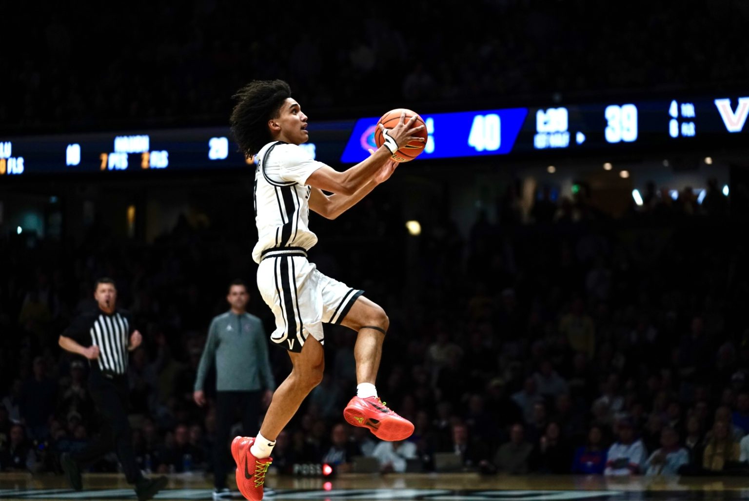 Men’s Basketball: Vanderbilt downs Florida in SEC Tournament semi-final, 91-74 – The Vanderbilt Hustler
