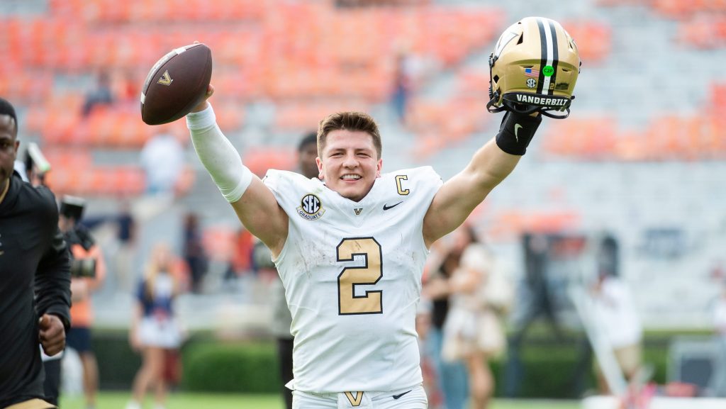 Rams Named Landing Spot for 2026 Heisman Finalist – heavy.com