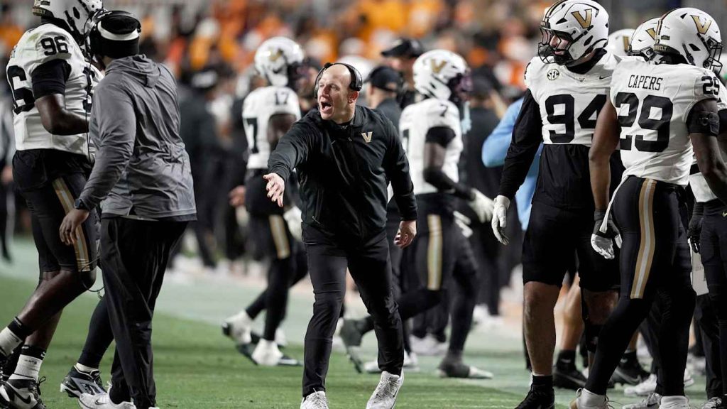 Vanderbilt Football Notebook: Clark Lea Has Big Offensive Line Expectations, Quarterbacks, Depth – Sports Illustrated