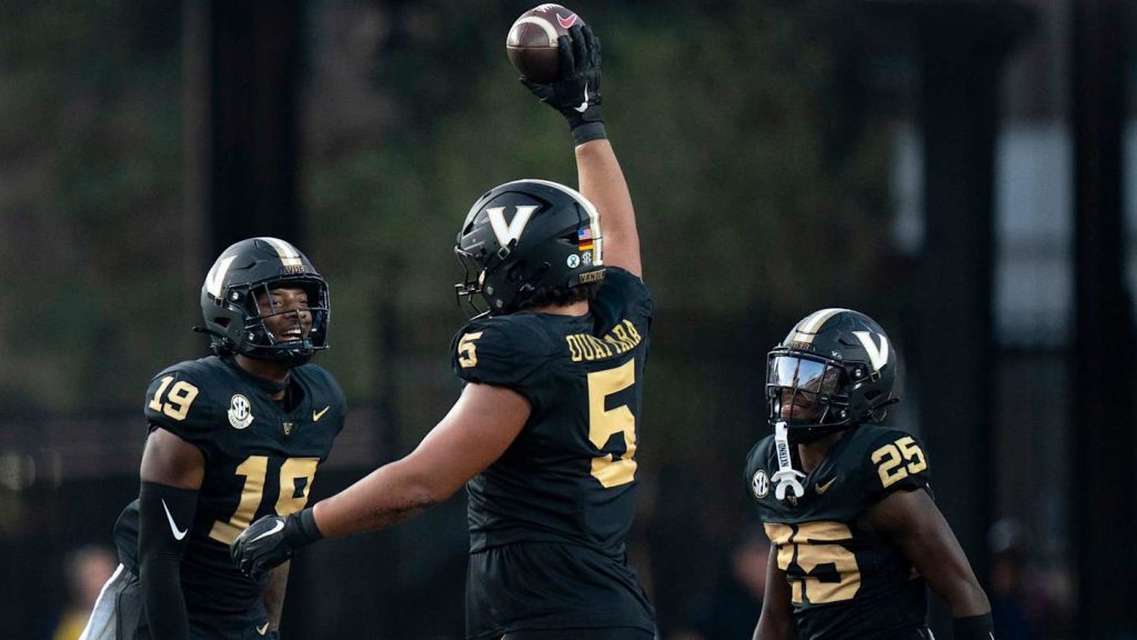 Vanderbilt Defensive Lineman Speaks on his Long-Awaited Return to the Field This Season – Sports Illustrated