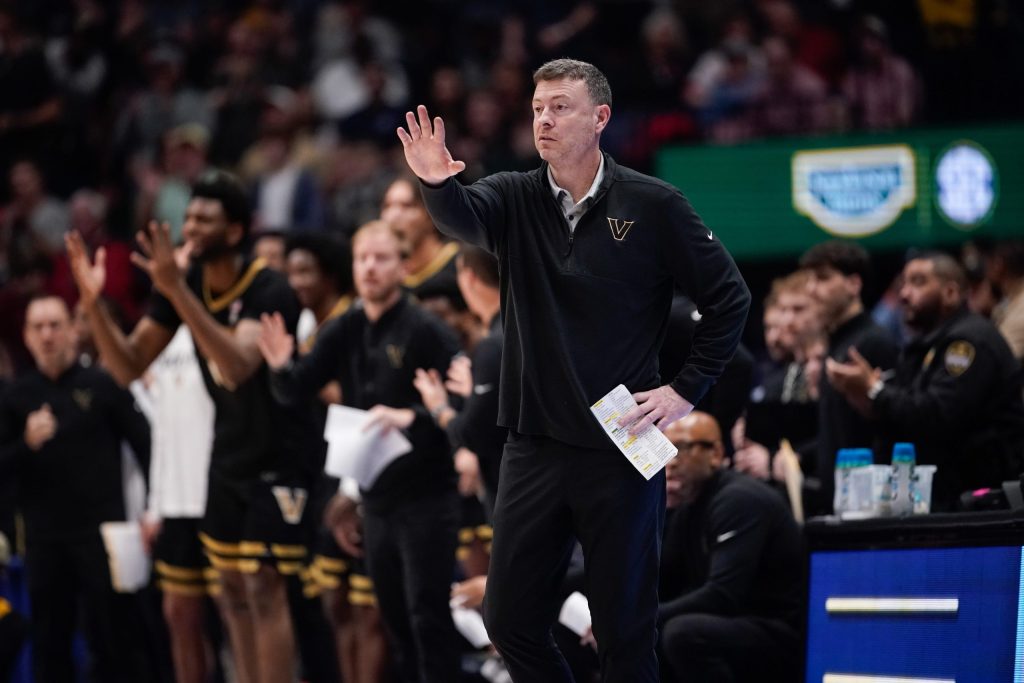 Vanderbilt HC Mark Byington linked to North Carolina opening – Saturday Down South