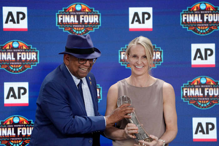 Shea Ralph named AP women’s basketball Coach of the Year after Vanderbilt’s 29-5 season – WKMG