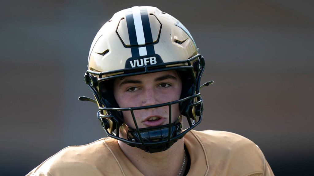 Jared Curtis Talks on His Arrival on Campus and Why He Committed to Vanderbilt – si.com
