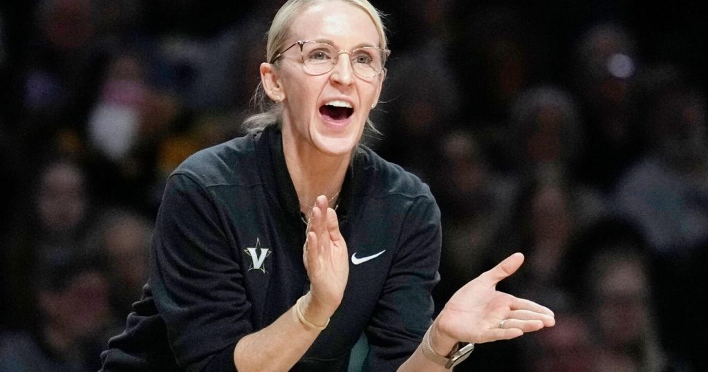 Ralph named AP women’s basketball Coach of the Year – The Journal Gazette