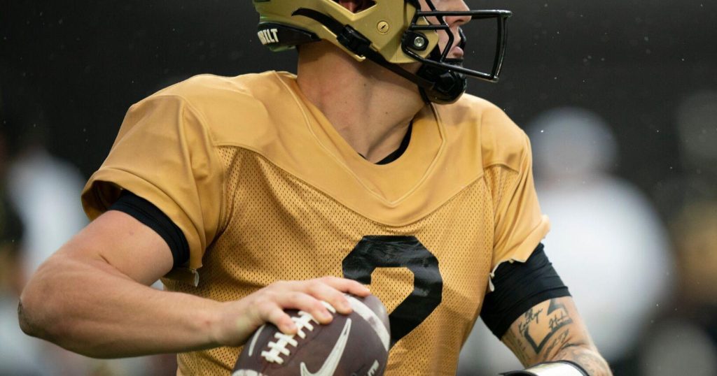 Vanderbilt quarterback Jared Curtis (2) looks to pass during Vanderbilt Football's Black and Gold Spring Game in FirstBank – nwitimes.com