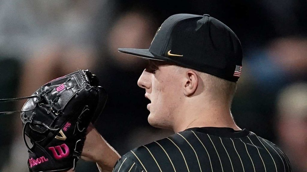 Tyler Baird Talks Freshman Season, Bouncing Back from Bad Nights – Sports Illustrated