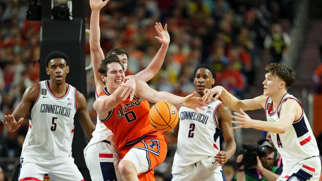 College basketball Top 25 after the NBA Draft deadline chaos – Busting Brackets