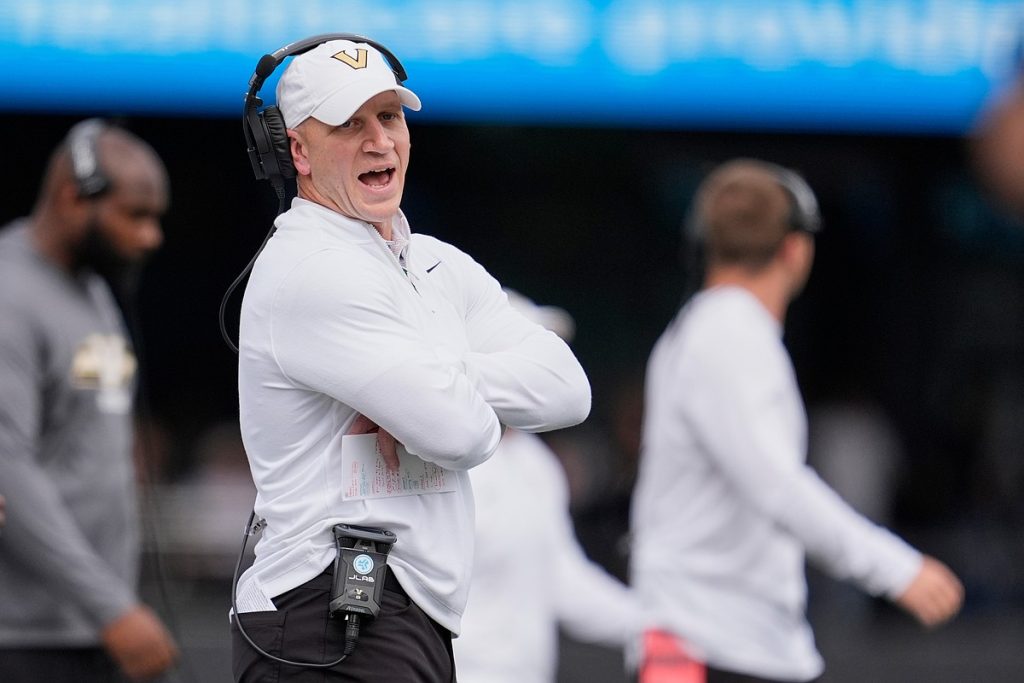 Vanderbilt’s football revival winning over fans old and new – Chattanooga Times Free Press