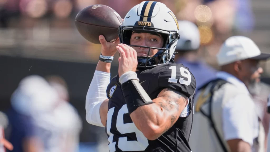 Cushing native Blaze Berlowitz named Vanderbilt’s starting quarterback for season opener – News On 6