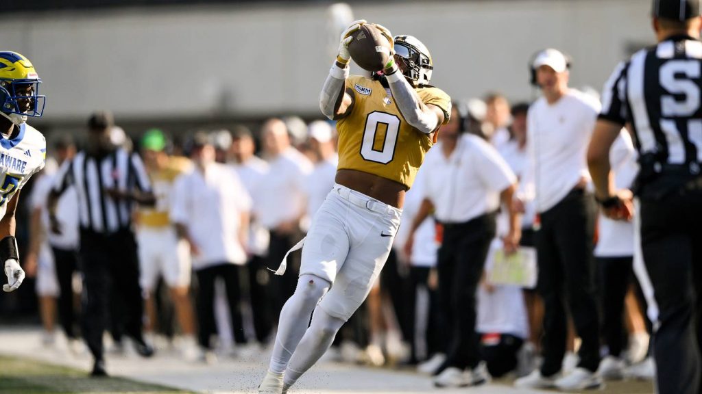 Vanderbilt Football Dominates Second Half, Beats Upset-Minded Delaware – si.com