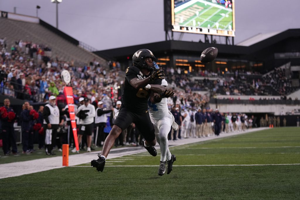 Dores Fall to Ole Miss – Vanderbilt Commodores